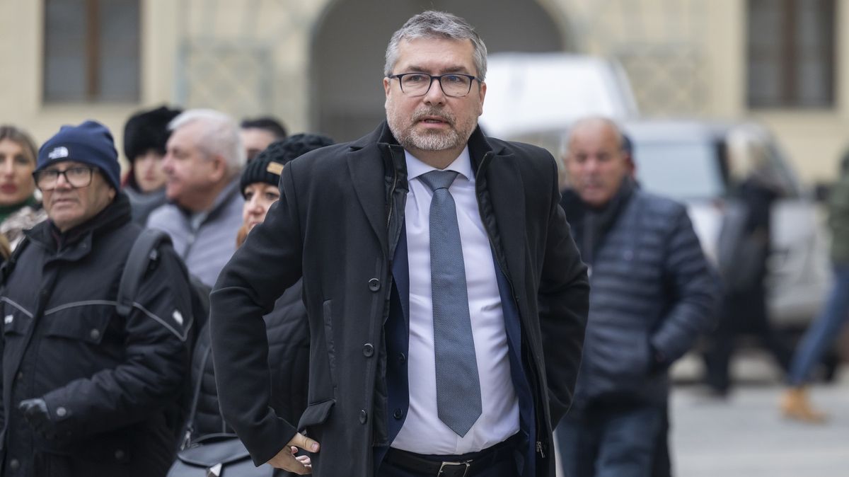 „Je to placený lobbista.“ Šebestyána tlačí velkofarmáři, malí proti němu brojí